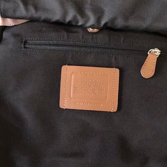 Coach Men's Charles Brown leather messenger crossbody bag with colorblock strap - Picture 8 of 16